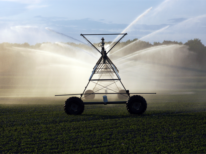 Pivot irrigation system