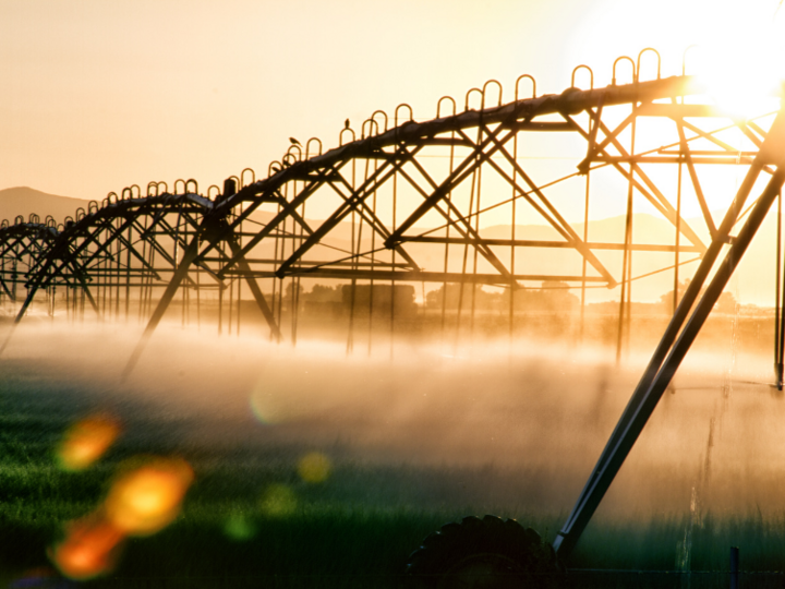 Pivot irrigation system