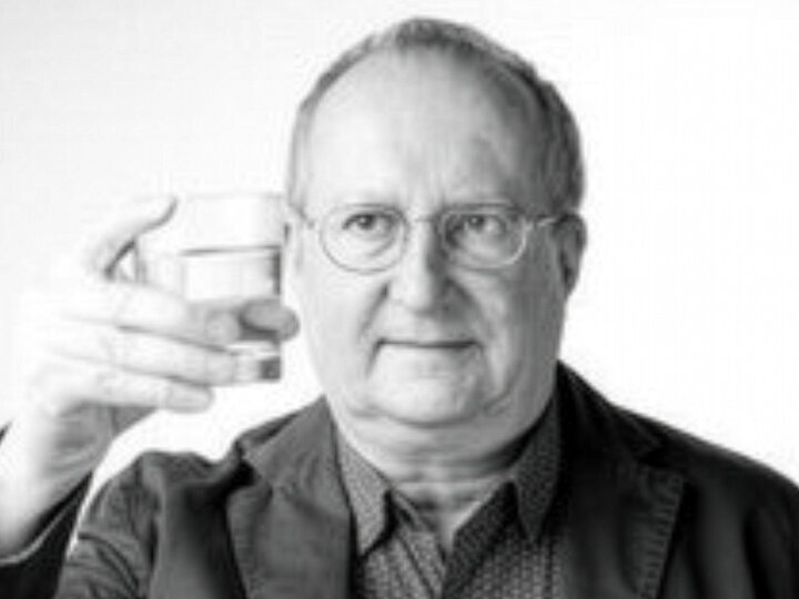 Visiting researcher gives special seminar on microplastics and nanoplastics in drinking water