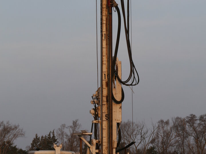 well drill rig