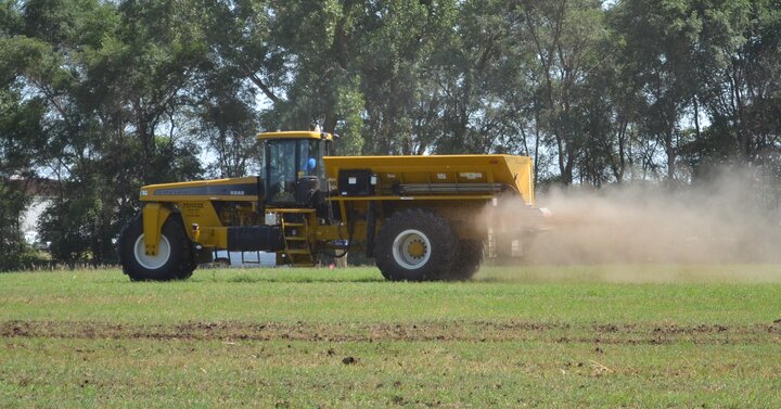 photo of poultry litter spreader