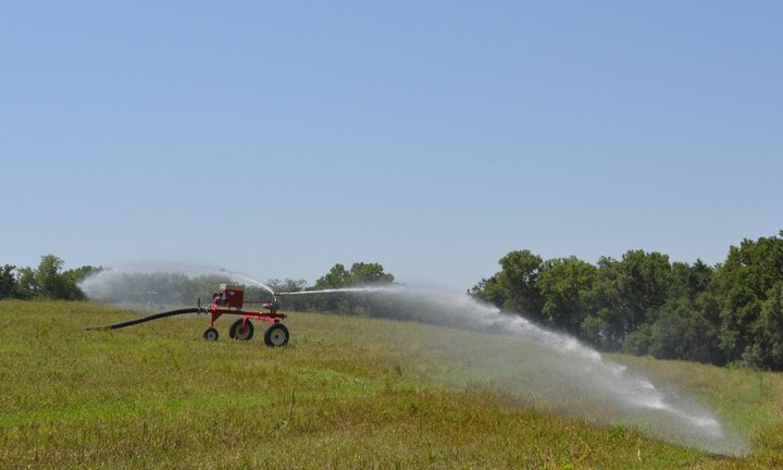 Large guns that direct water and effluent into the air with high pressure will produce more odor.