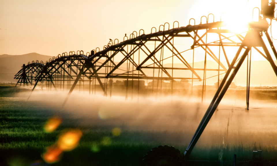 Pivot irrigation system