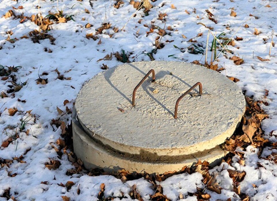 septic system opening